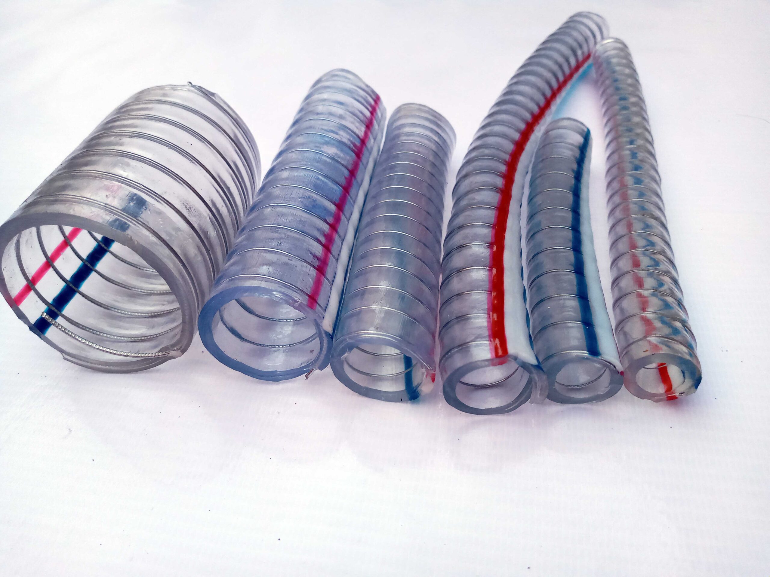 شیلنگ آبنما فنر دار چیست و چه کاربردی دارد؟ - مجله بازاری