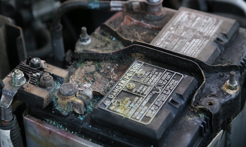 دلایل خرابی باتری خودرو