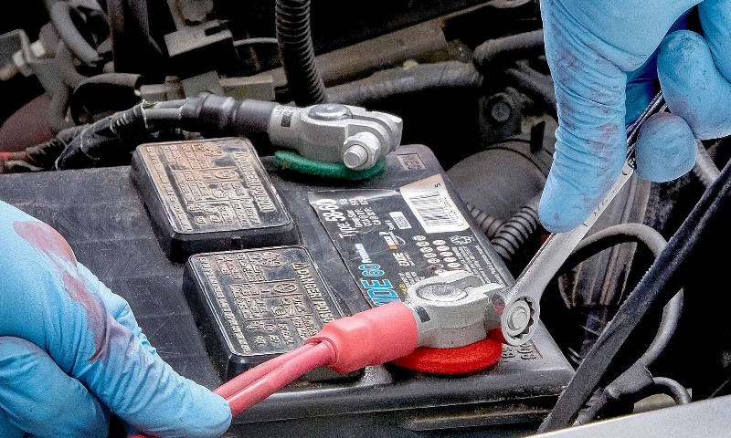 راه های تشخیص خرابی باتری اتمی