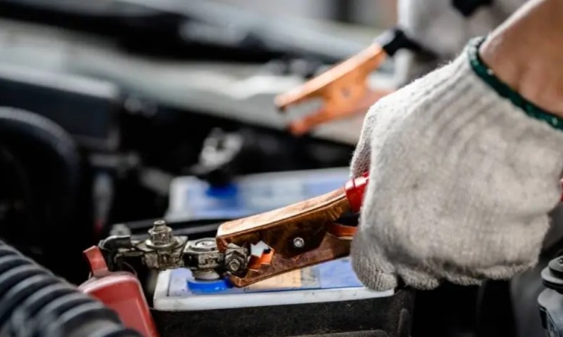 چرا باتری خودرو خالی می‌شود؟