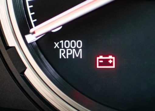 چراغ هشدار دینام به چه معناست ؟