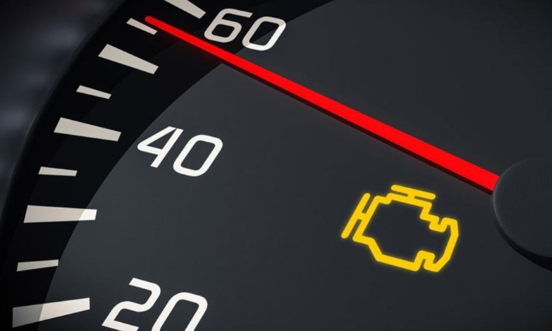 علت روشن ماندن چراغ چک