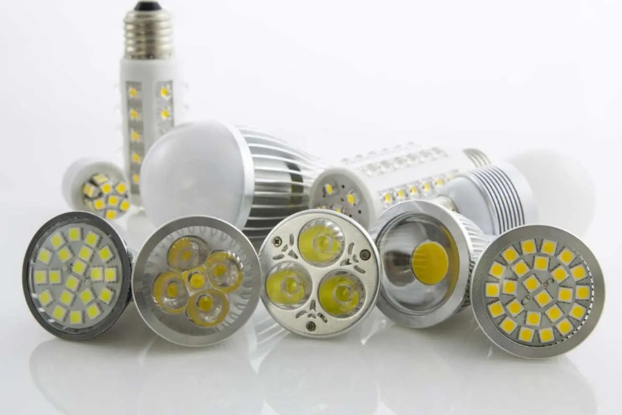 مدلهای SMD مانند 3528، 2835، 5050 و 5730 هرکدام میزان روشنایی، توان و کاربرد متفاوتی دارند و نمیتوان یک مدل را برای همه فضاها بهترین دانست.